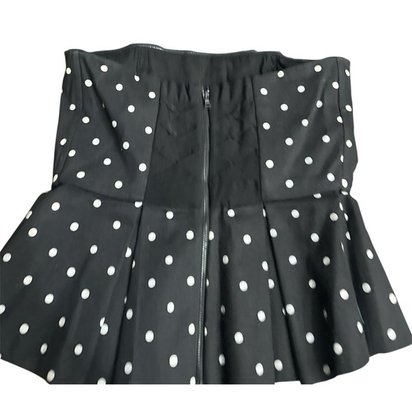 ALICE + OLIVIA BLACK WHITE POLKA DOT STRAPLESS PEPLUM TOP WOMEN’S SIZE 8 - Picture 2 of 4